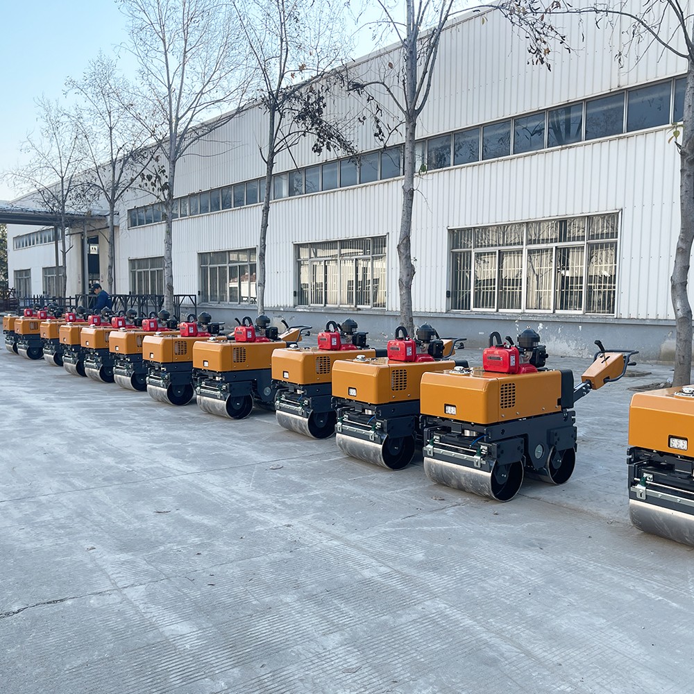 小型壓路機十字路口施工,瀝青路面的接縫有什么技巧處理